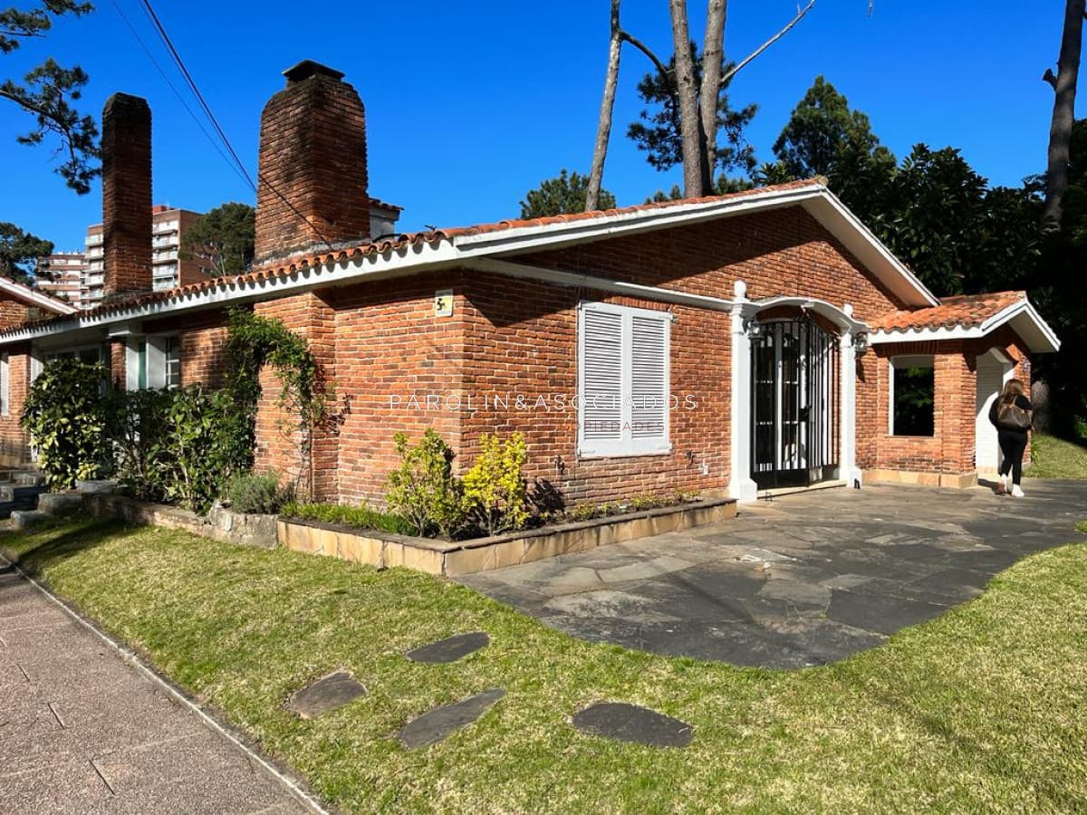 Casa en venta, playa Mansa-Punta del Este.