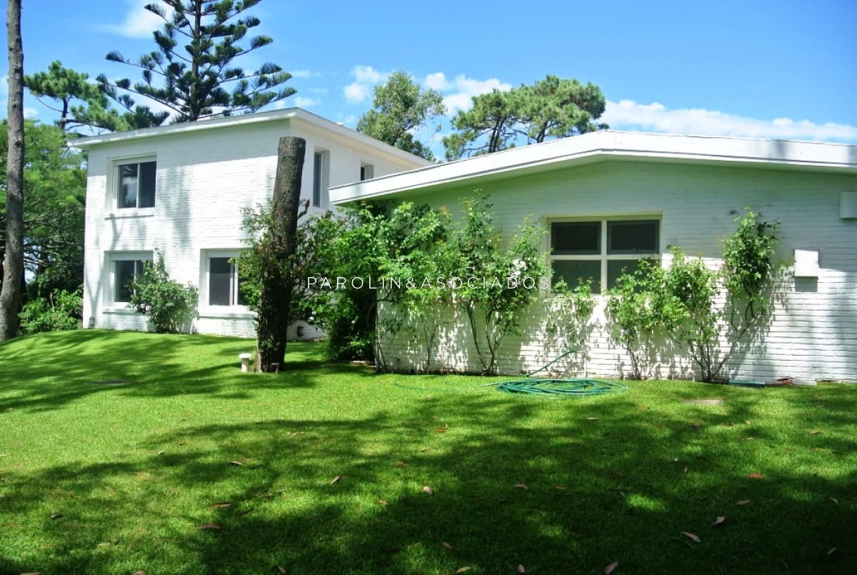 Casa en venta de 5 dormitorios a metros del mar