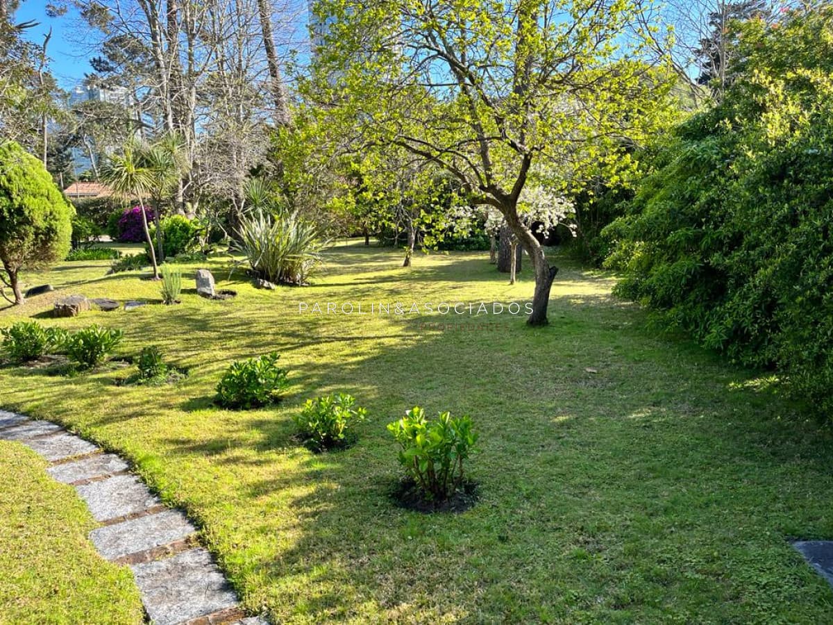 Casa en venta, playa Mansa-Punta del Este.