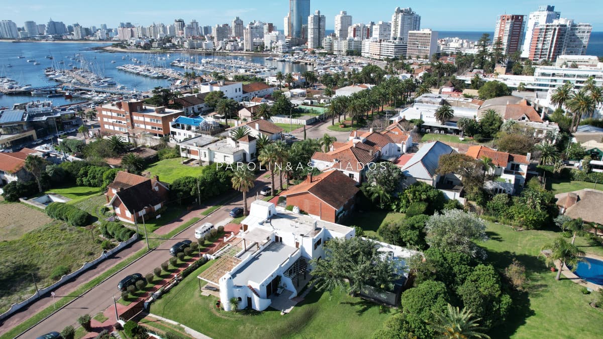 Casa en Venta de 6 Dormitorios en Peninsula, Punta del Este