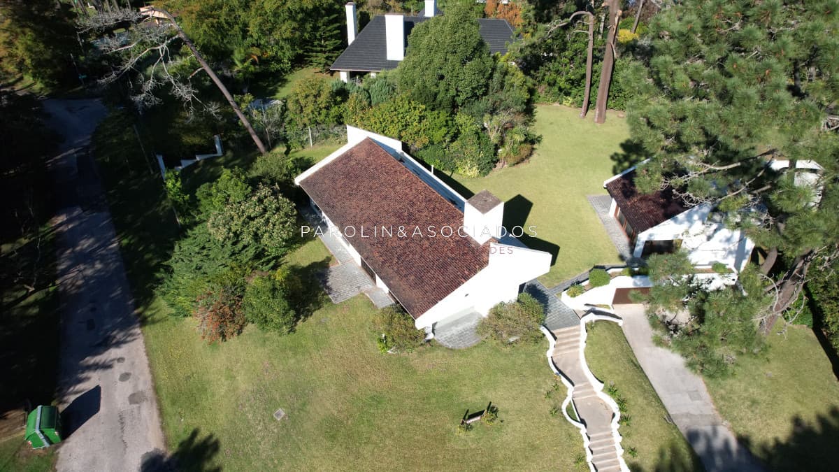 Casa en venta en Lugano, Punta del este, 3 dormitorios y dependencia