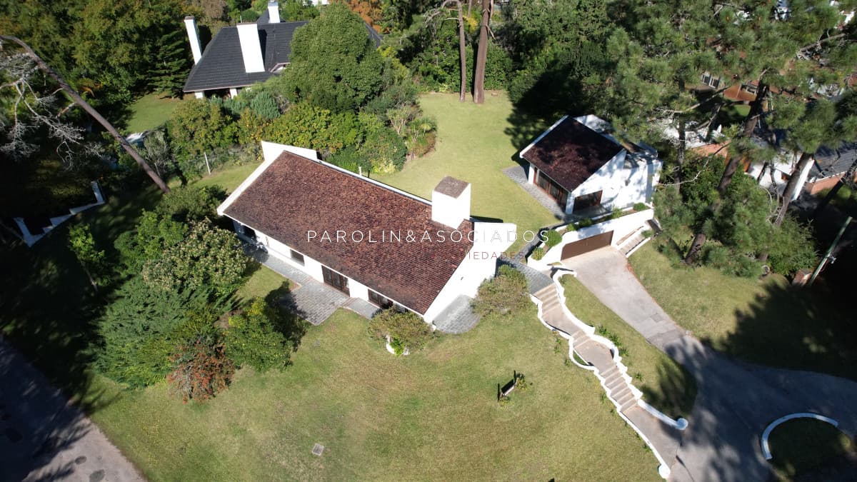 Casa en venta en Lugano, Punta del este, 3 dormitorios y dependencia