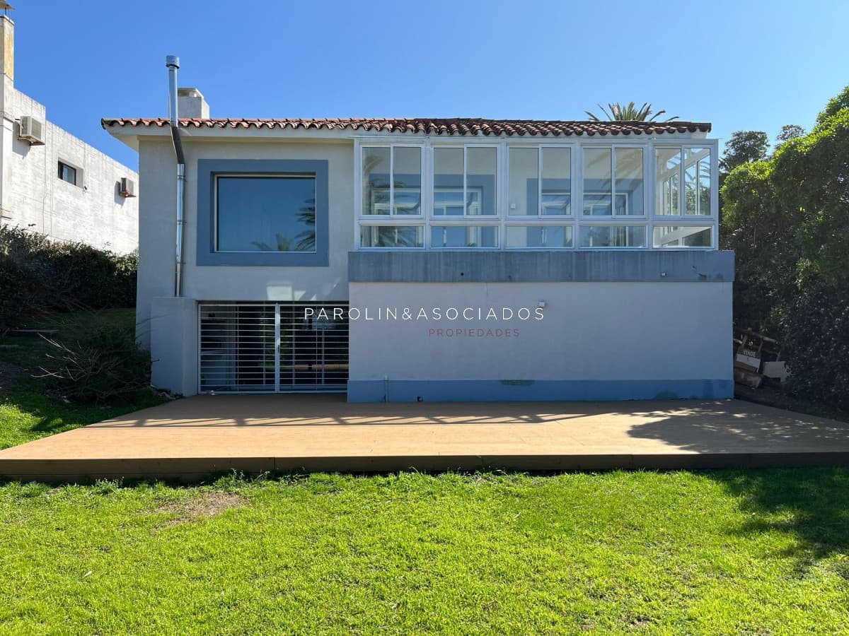 Chalet en Península en venta, de 4 dormitorios.