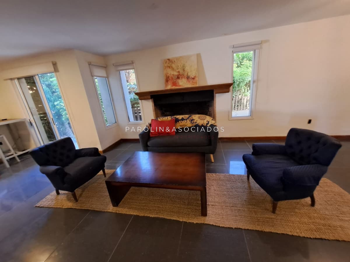 Espaciosa Casa en Barrio Privado de 6 dorm y piscina en Punta del Este
