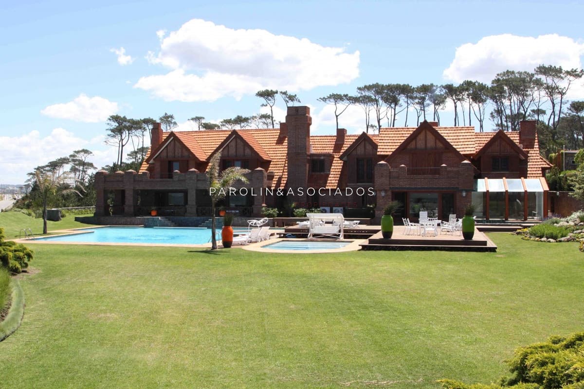 Casa de 7 dormitorios en venta, Pinares Punta del Este