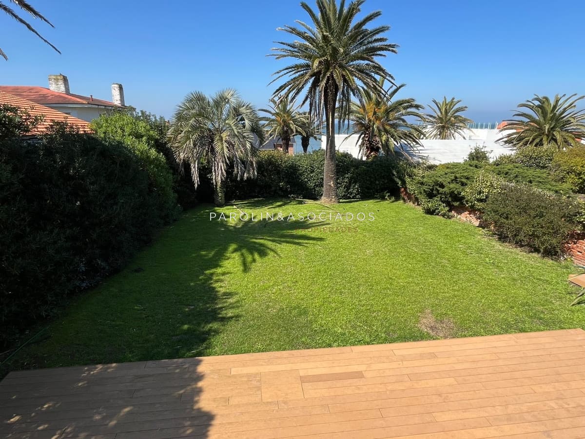 Chalet en Península en venta, de 4 dormitorios.