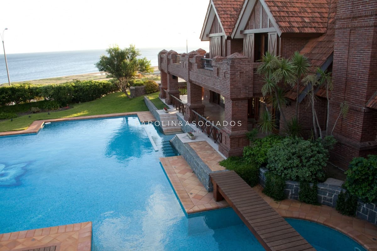 Casa de 7 dormitorios en venta, Pinares Punta del Este