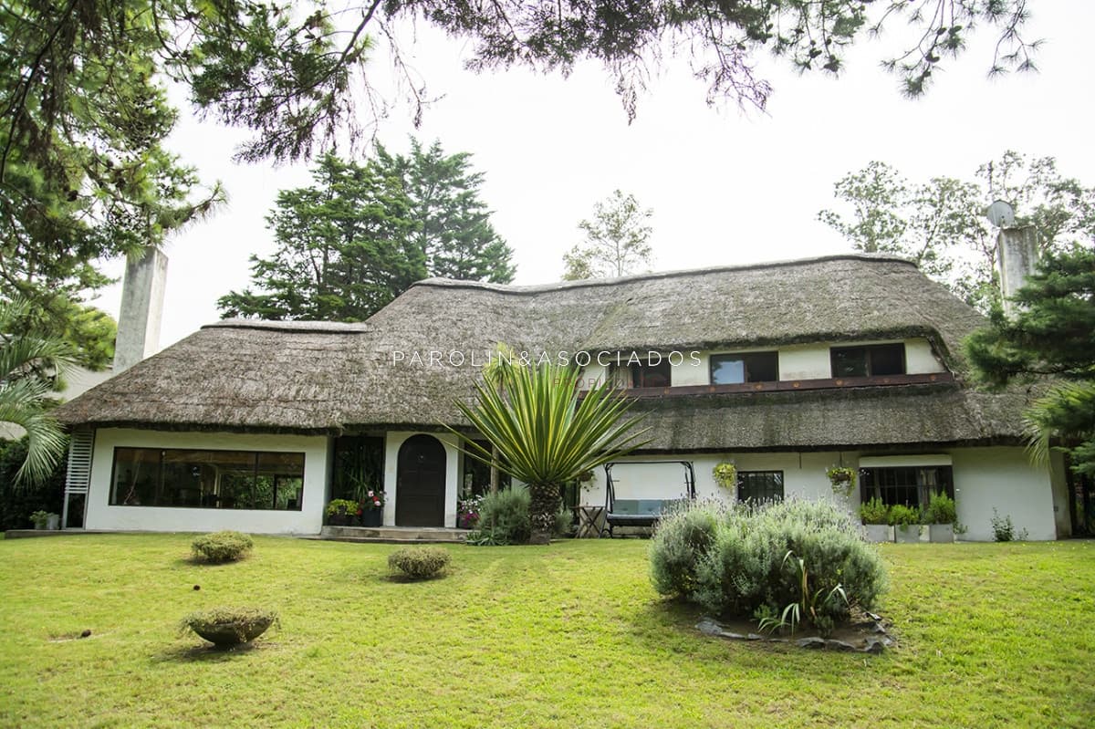 Casa en venta de 3 dormitorios en Golf - Punta del Este.