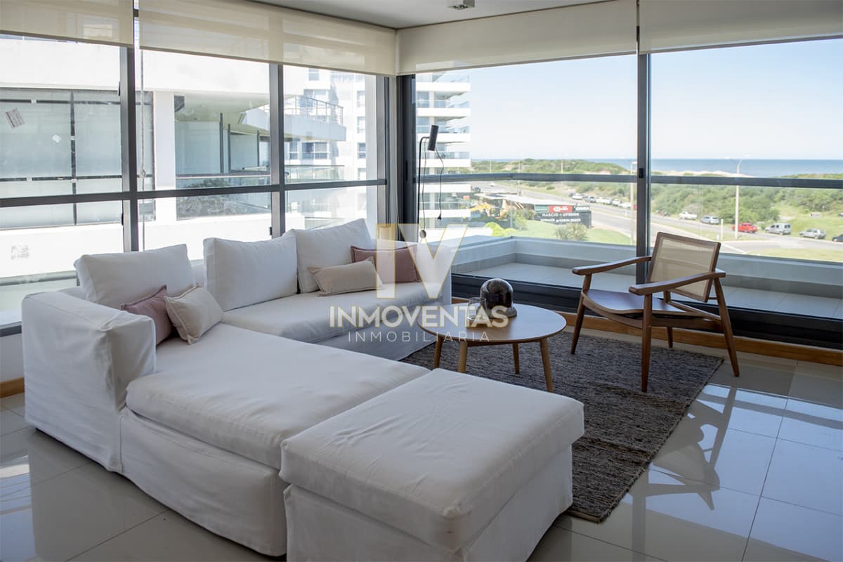 Penthouse frente al mar en venta en Blue Bird, 3 dormitorios en suite. Punta del este