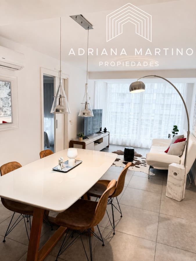 Apartamento en venta de 1 dormitorios a pasos del shopping en Punta del Este.