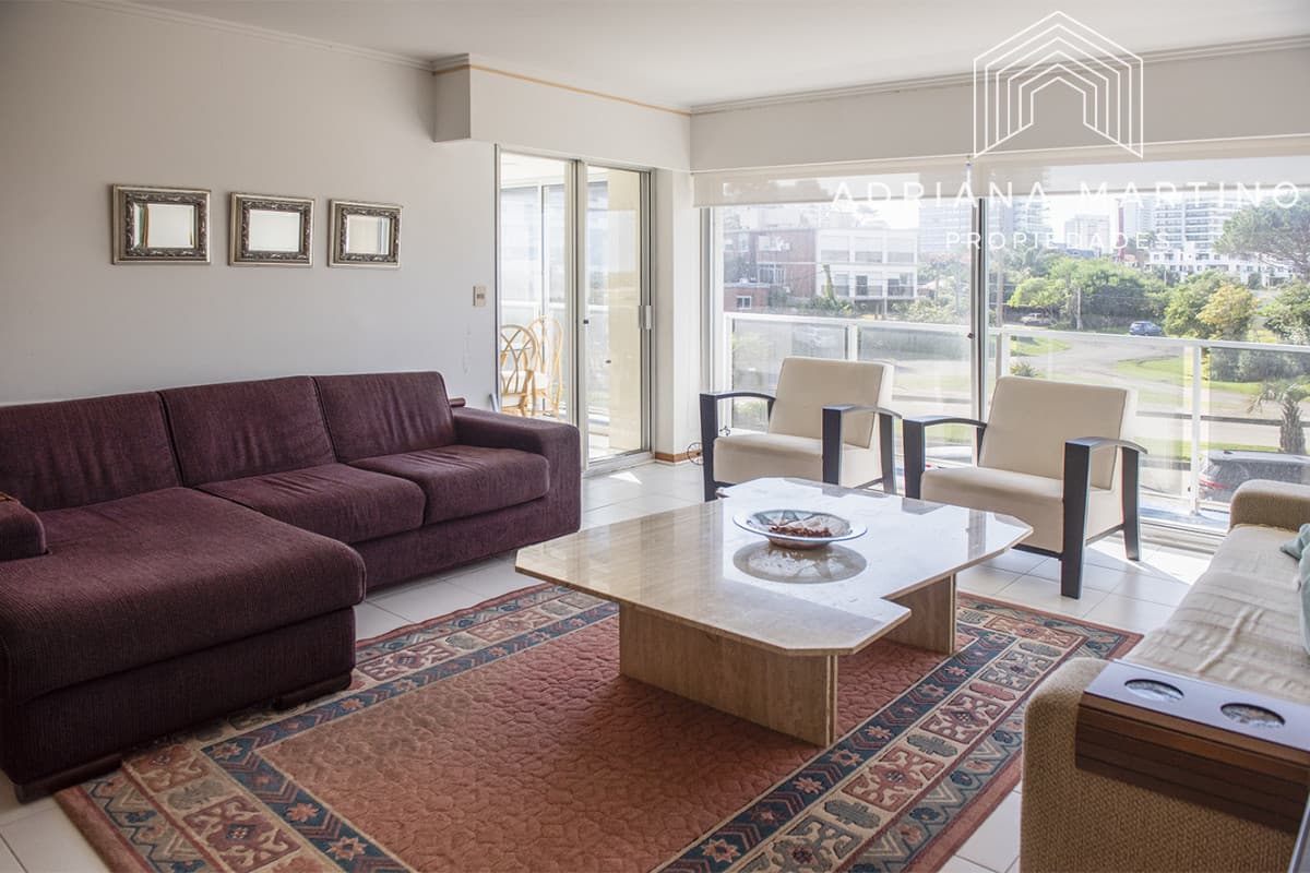 Vende departamento de 3 dormitorios en Ocean Tower, Punta del Este