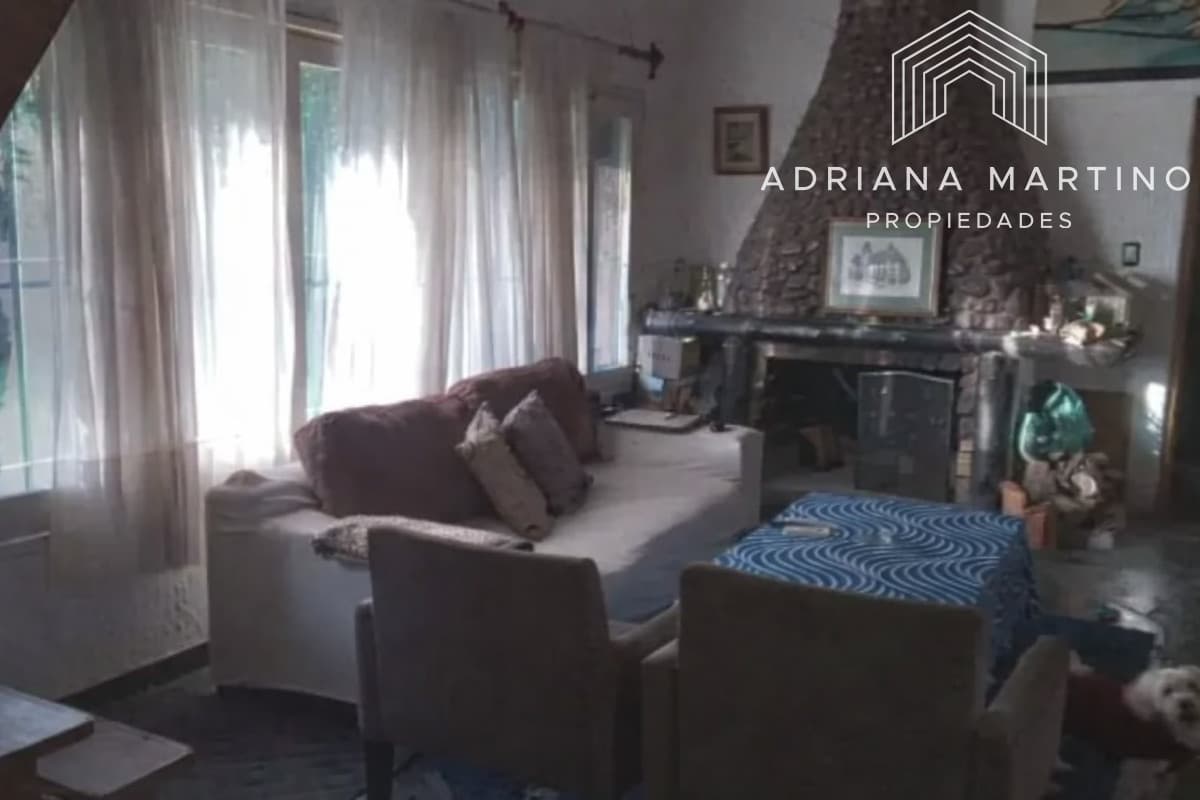 Vende casa en Punta del Este, de 6 dormitorios.