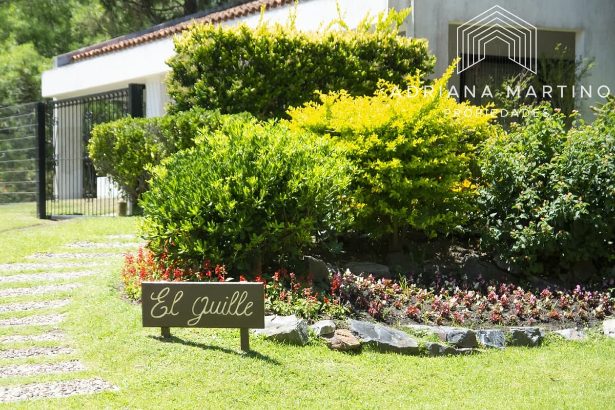 Hermosa casa en venta a pocos metros del mar.