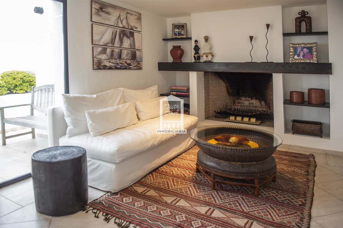 Vende apartamento sobre la rambla,  Rincon del Indio.