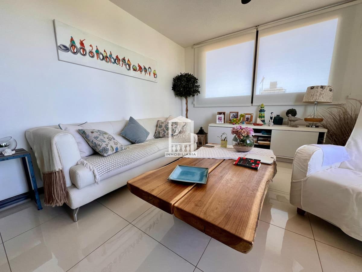 En venta apartamento con excelente vista, de 3 dormitorios en Roosevelt.