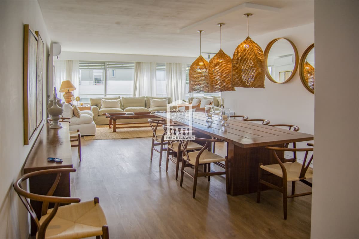 Vende apartamento de 3 dormitorios en Tiburón , Punta del Este