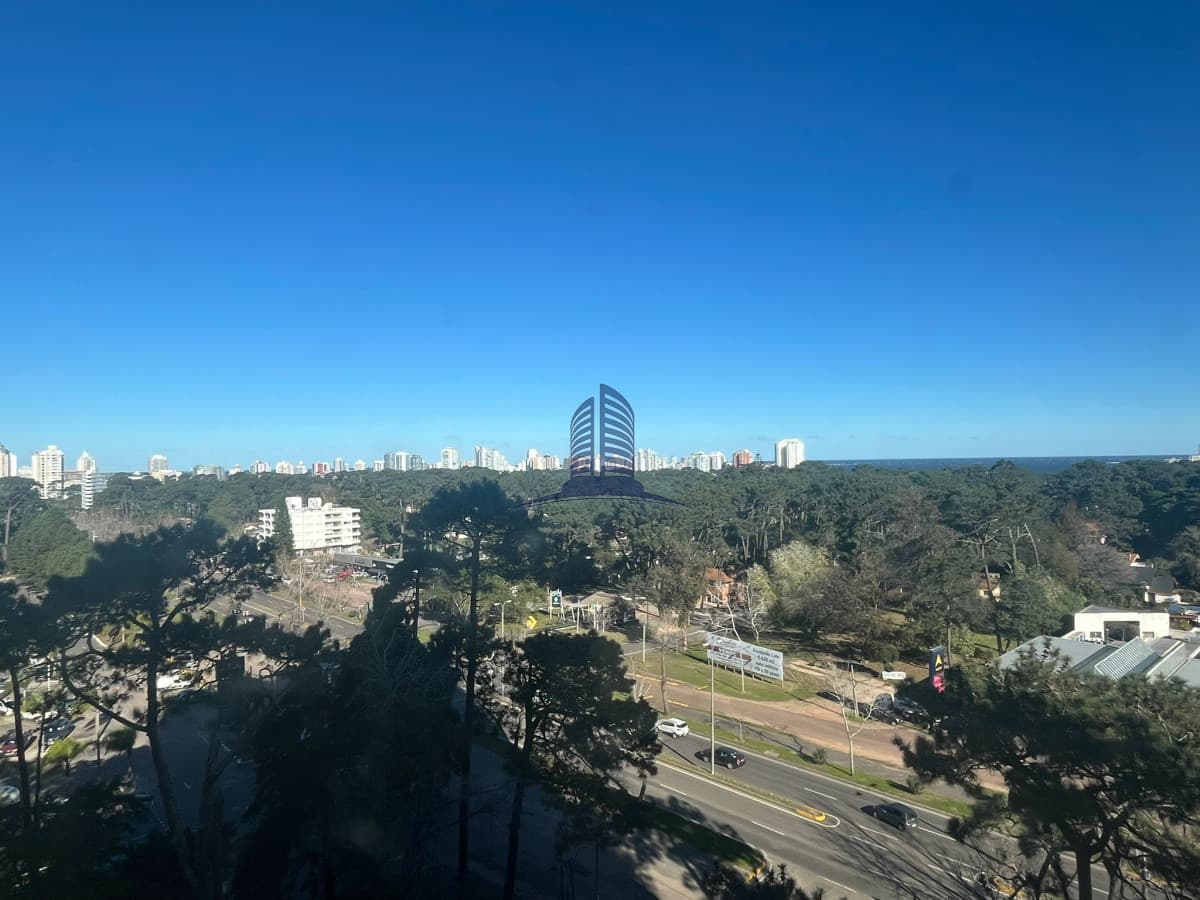 Venta Moderno Apartamento de 2 Dormitorios, Punta del Este, Playa Mansa