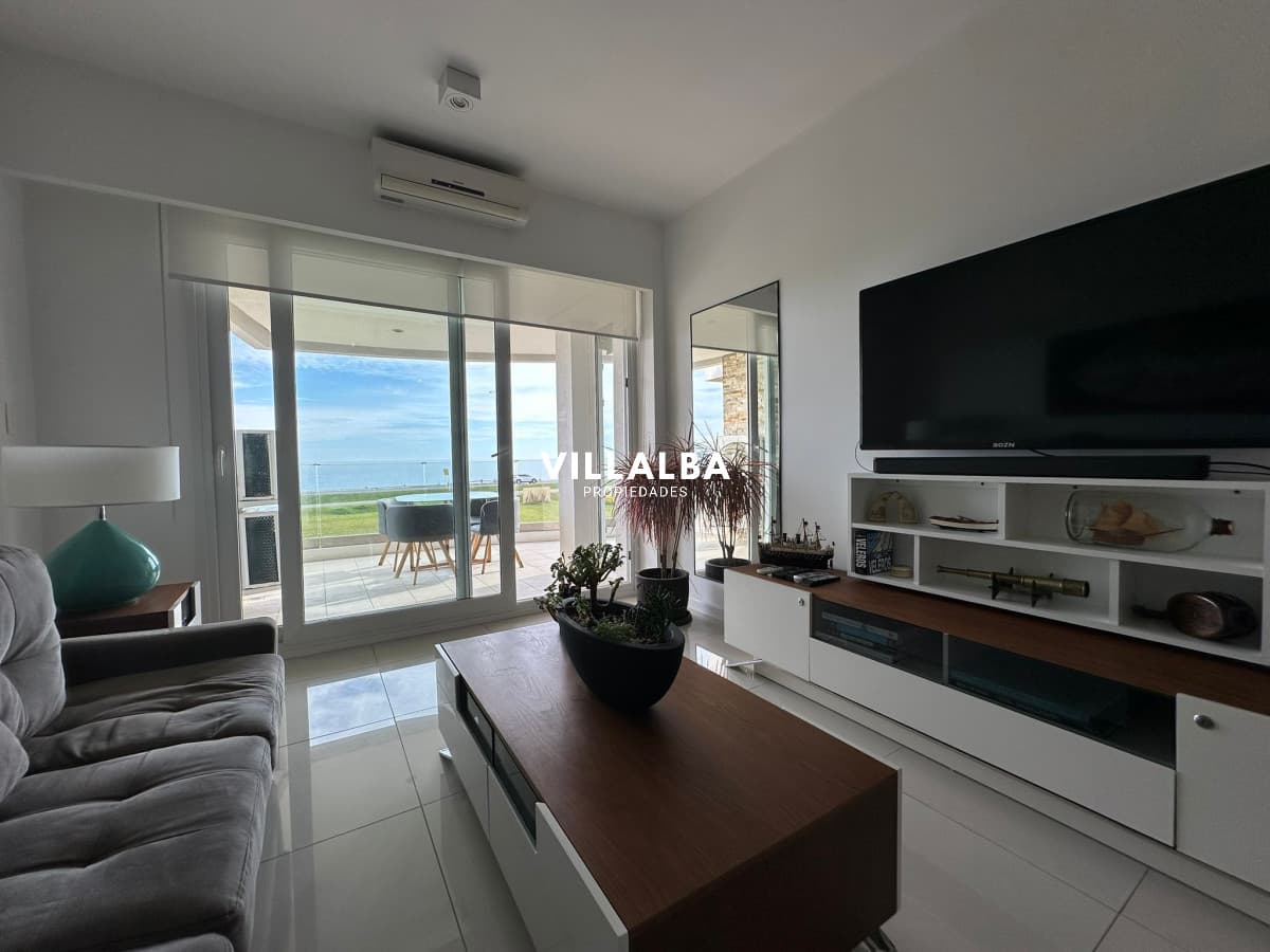 Vende departamento en Azure tower, playa mansa de 2 dormitorios, con vista al mar, Punta del Este