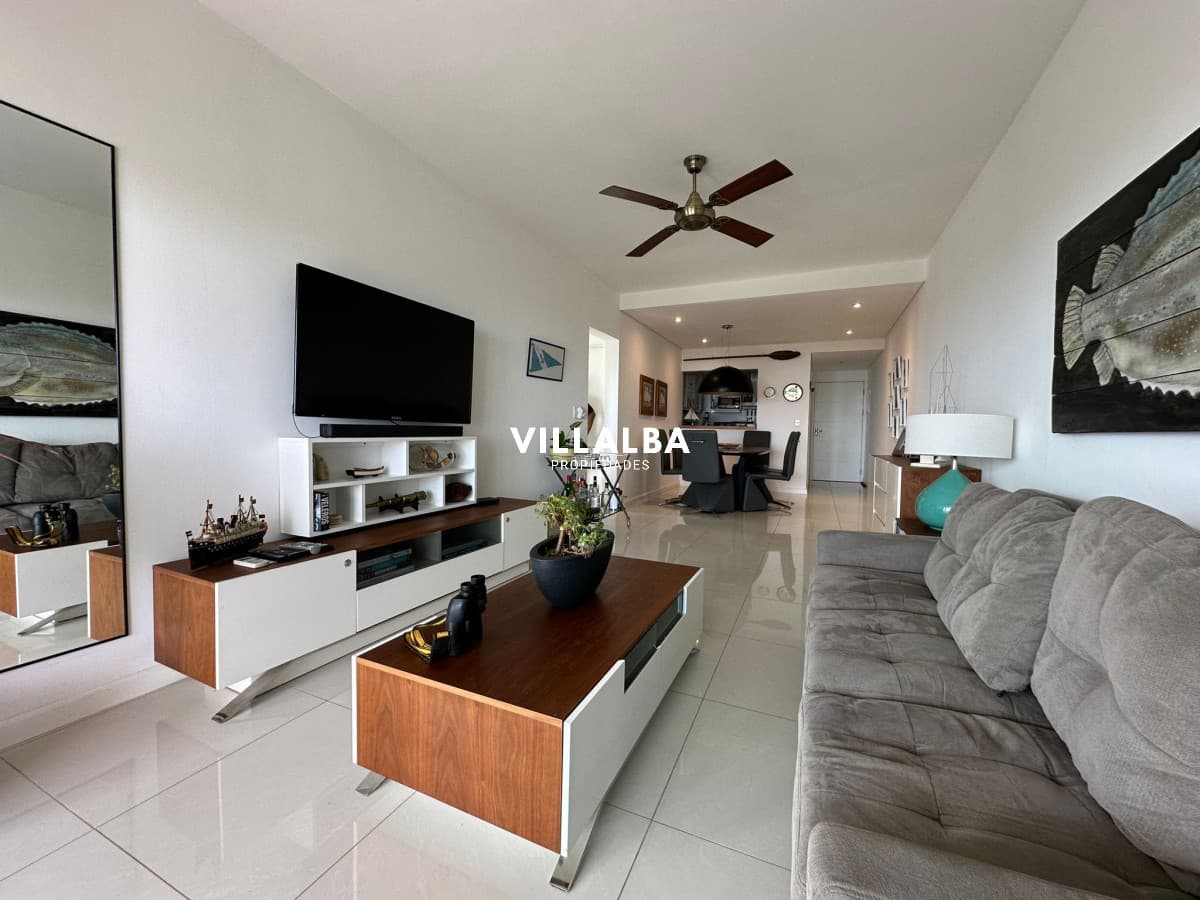 Vende departamento en Azure tower, playa mansa de 2 dormitorios, con vista al mar, Punta del Este