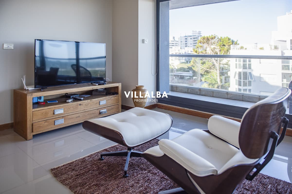 Apartamento Penthouse, frente al mar, playa brava, 3 dormitorios con hermosa vista