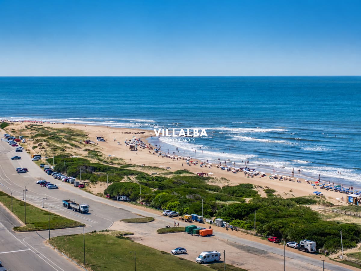 Hermoso Pent-house en torre Imperiale ,venta en zona de la Brava.