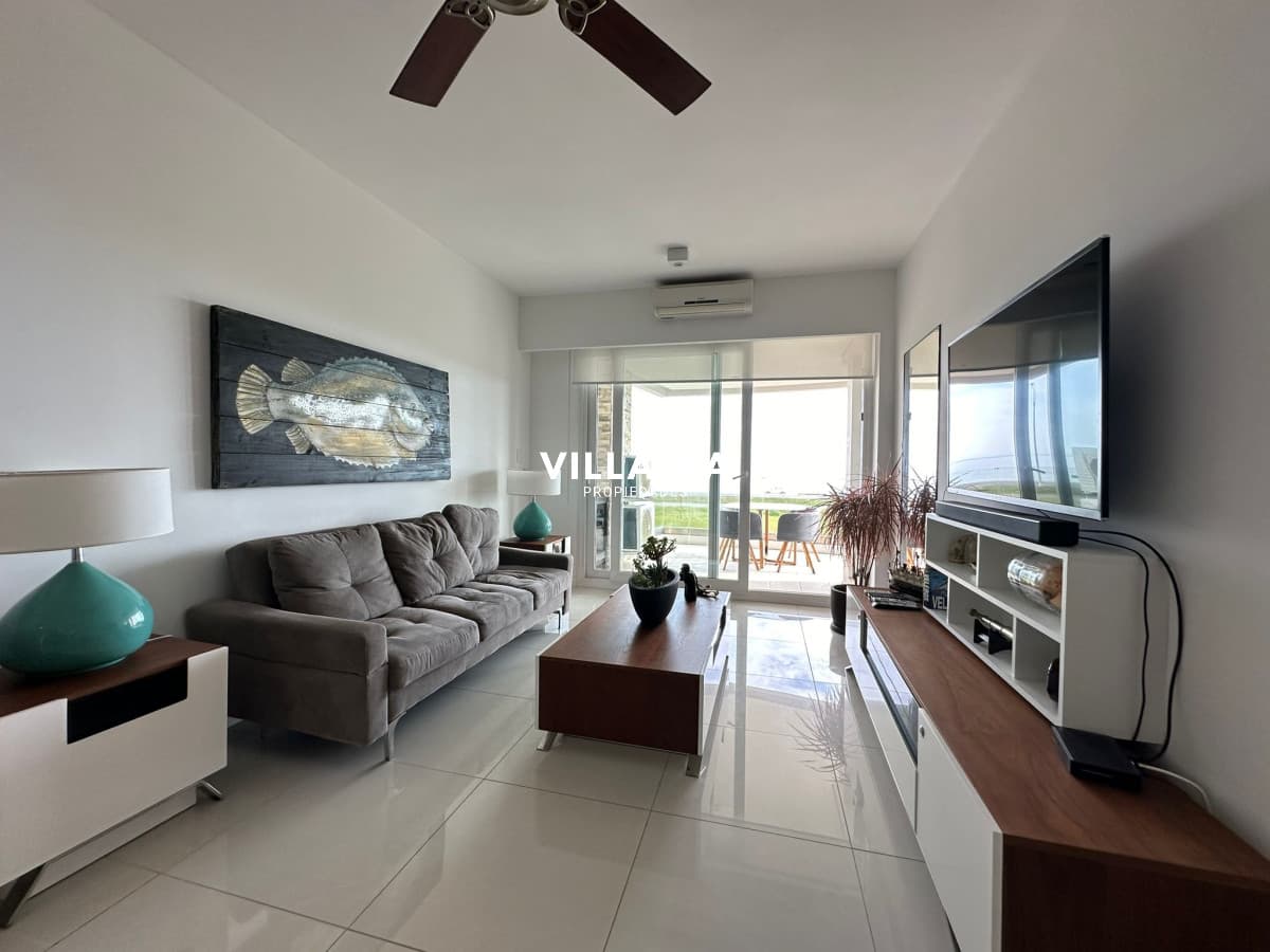 Vende departamento en Azure tower, playa mansa de 2 dormitorios, con vista al mar, Punta del Este
