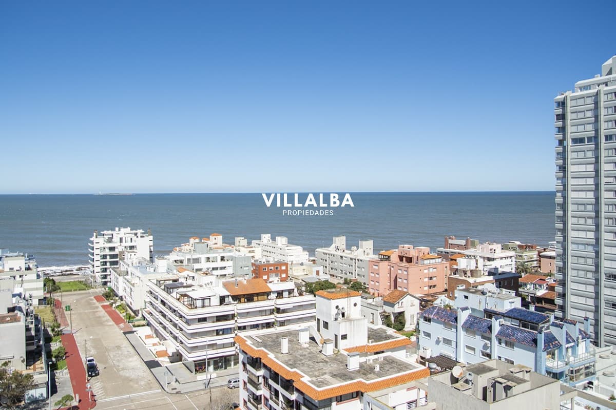 Departamento en venta de 2 dormitorios con vista al Mar, Peninsula , Punta del este