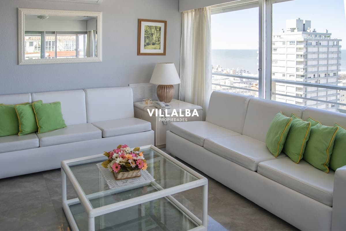 Departamento en venta de 2 dormitorios con vista al Mar, Peninsula , Punta del este