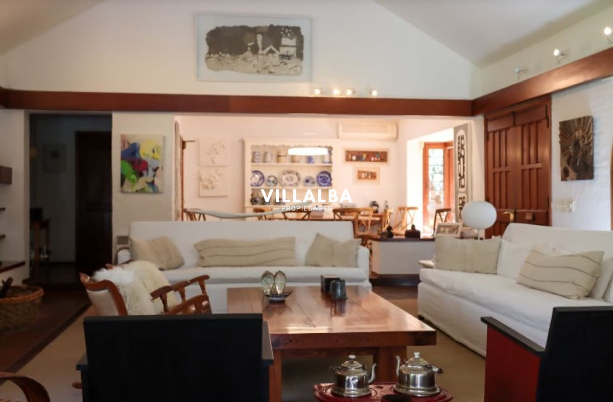 Vende casa en playa brava, Punta del Este de 5 dormitorios