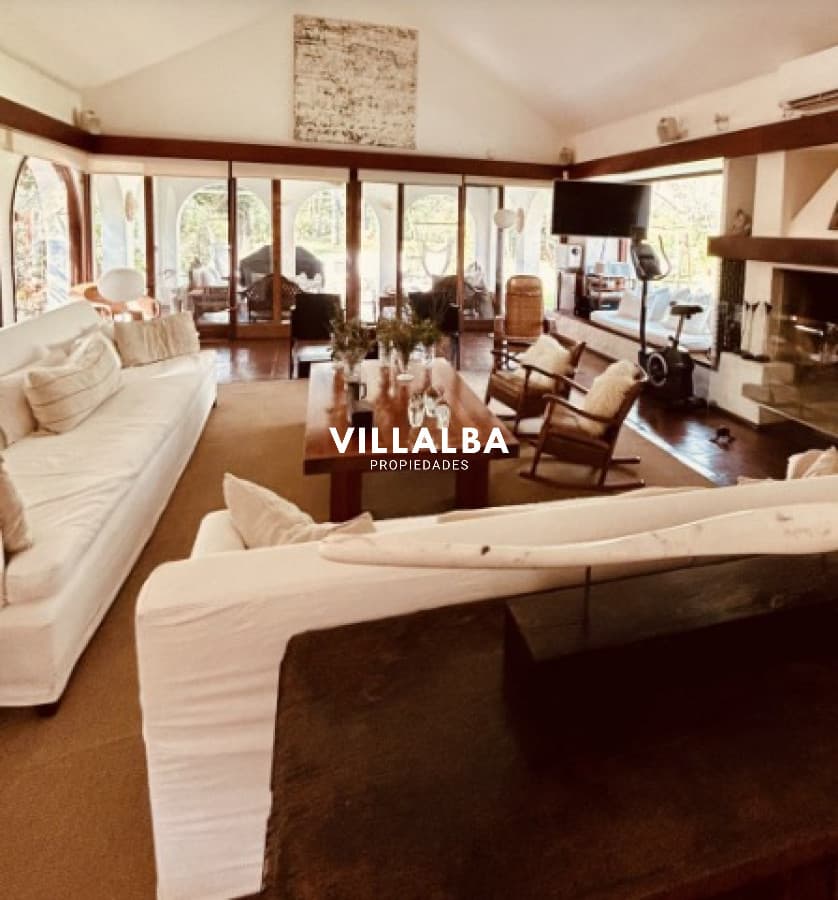 Vende casa en playa brava, Punta del Este de 5 dormitorios