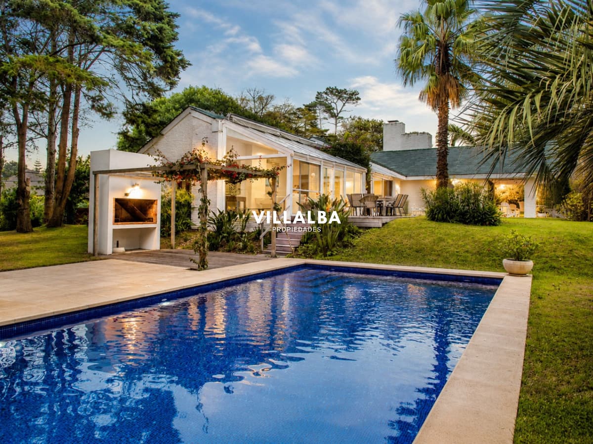Elegante residencia en Venta en San Rafael proximo al mar