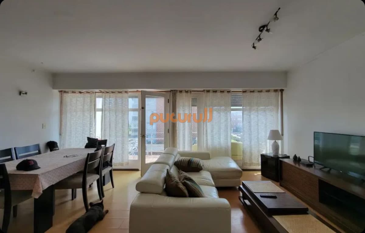 Departamento de 2 dormitorios en venta en Playa Mansa
