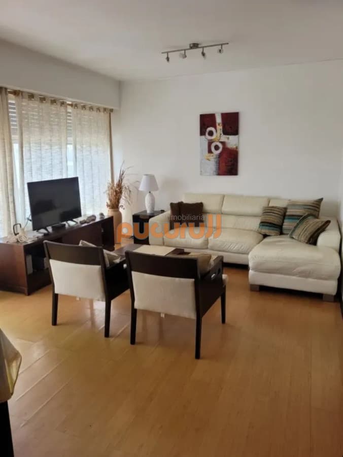 Departamento de 2 dormitorios en venta en Playa Mansa