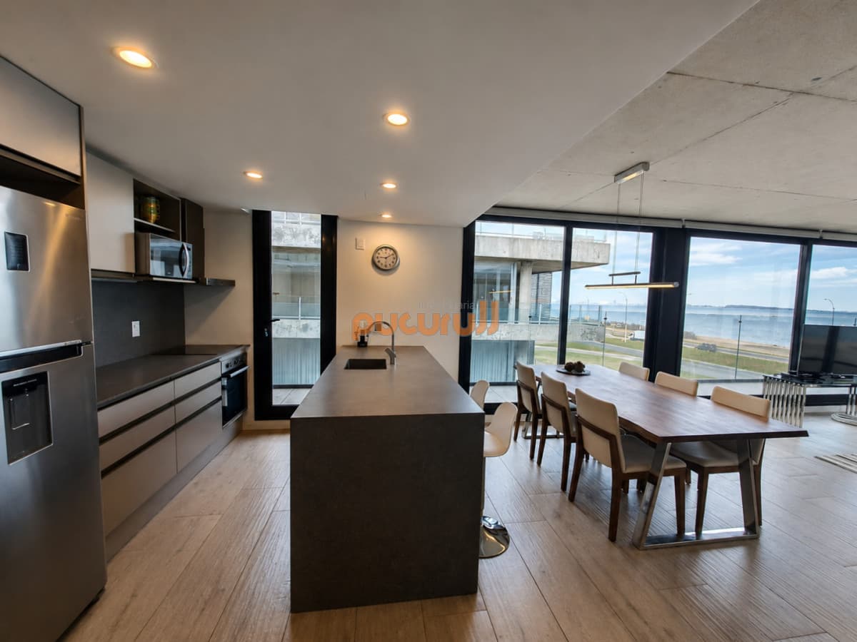 Espectacular departamento de 3 dormitorios frente al mar. Walmer Lagoon
