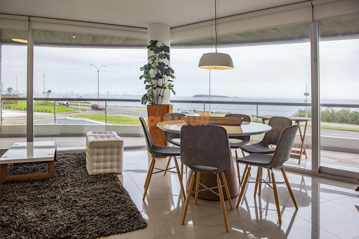 Departamento de 3 dormitorios en venta. Gran Oportunidad en Mansa.