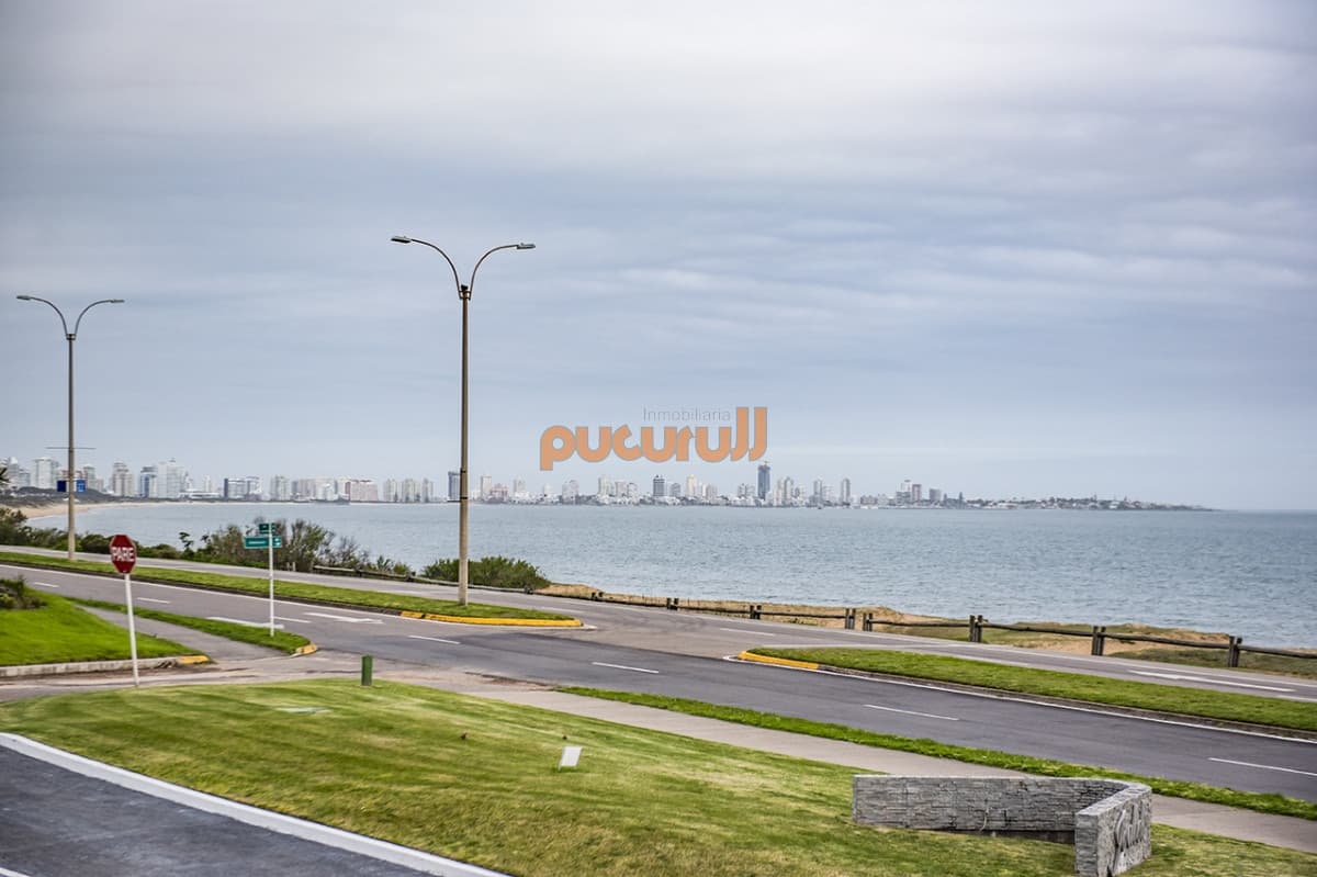 Departamento de 3 dormitorios en venta. Gran Oportunidad en Mansa.