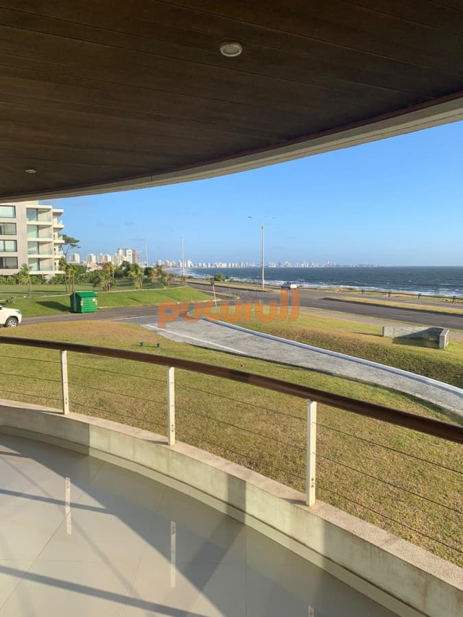 Departamento de 3 dormitorios en venta. Gran Oportunidad en Mansa.