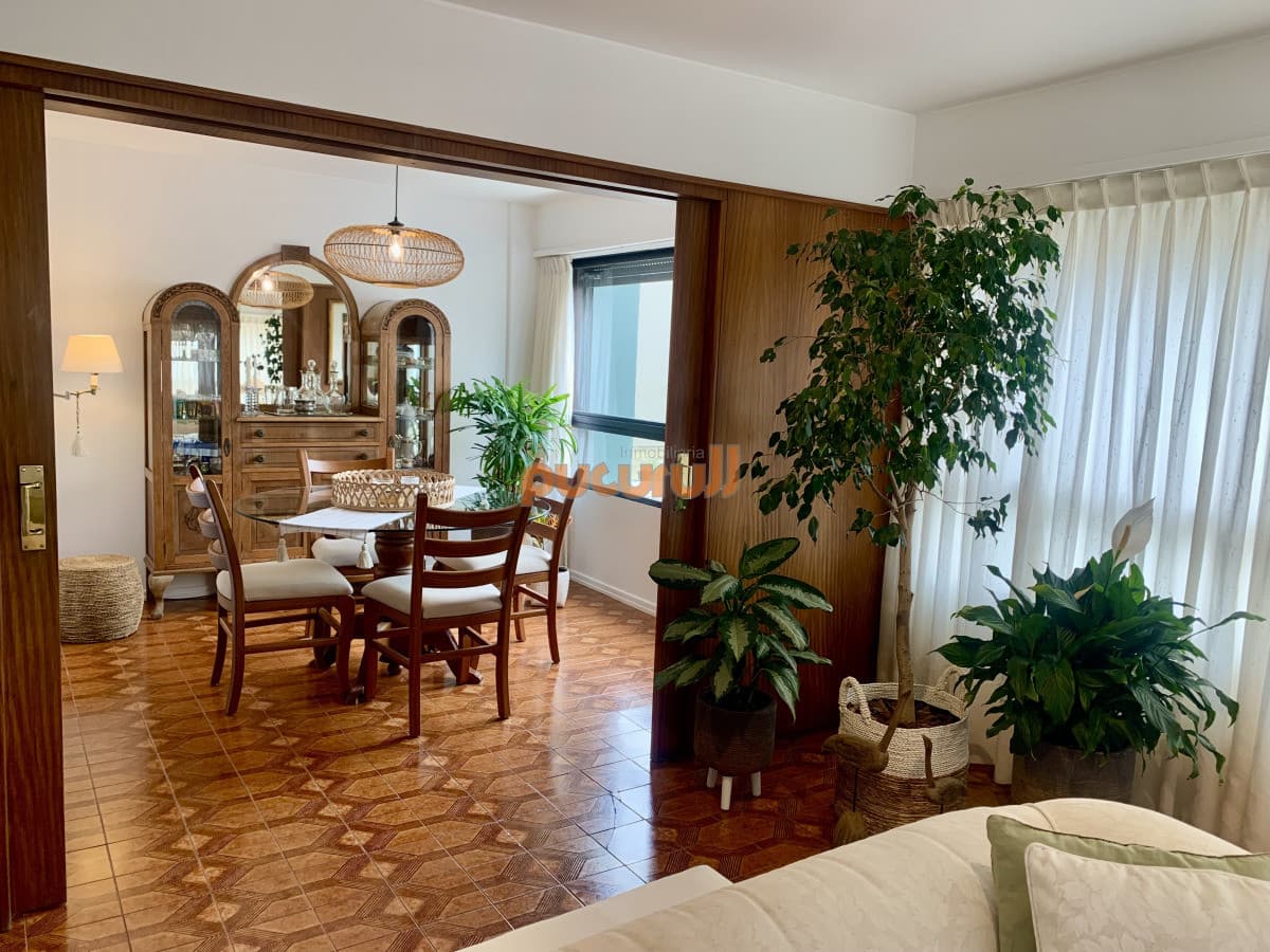 En venta apartamento de 2 mas dep. en Península, Punta del Este
