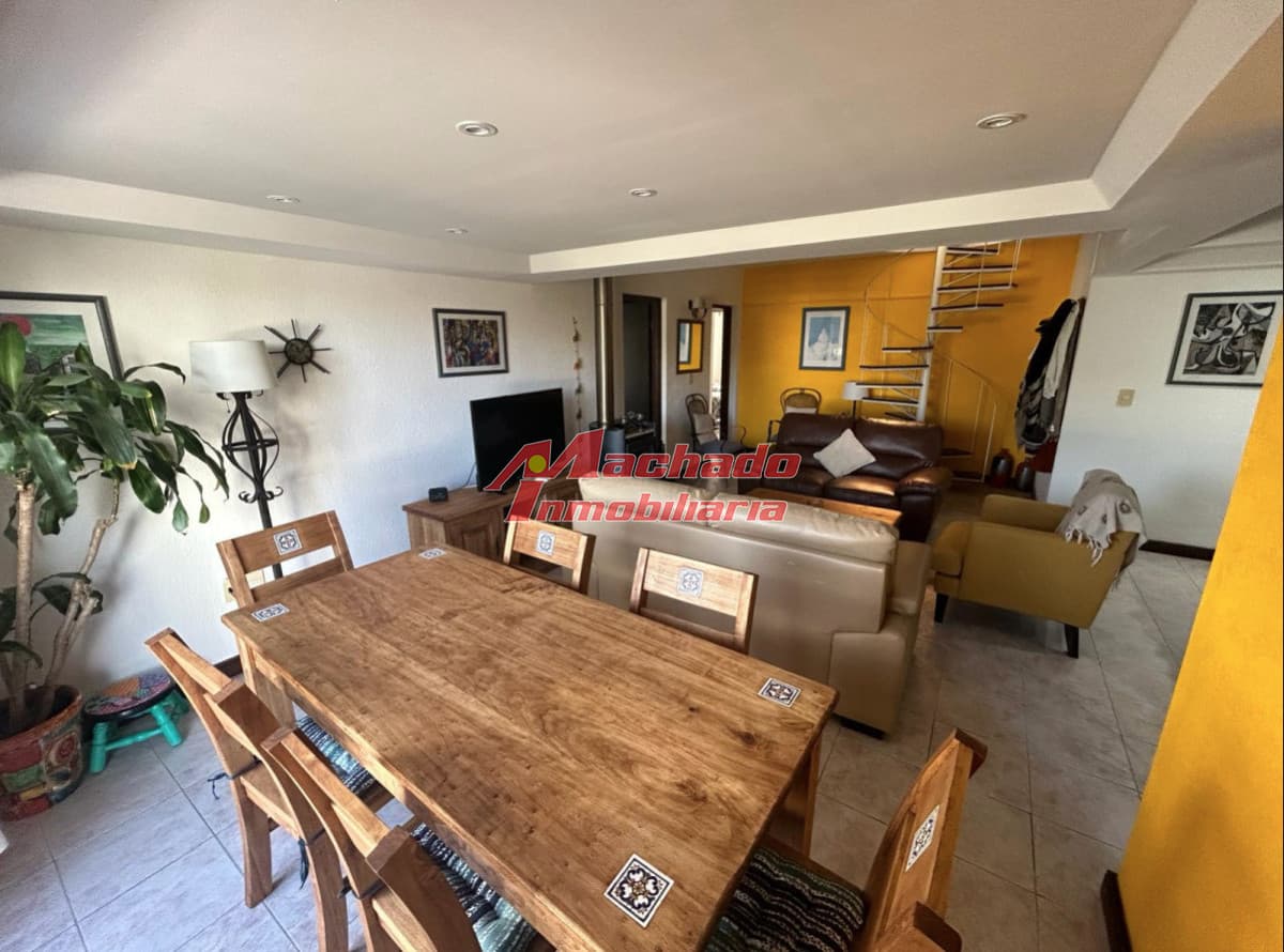Vende apartamento de 3 dormitorios en Roosevelt, Punta del Este