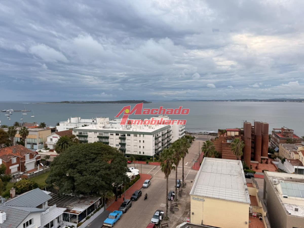 Apartamento en peninsula con vistas hacia la bahia Punta del este