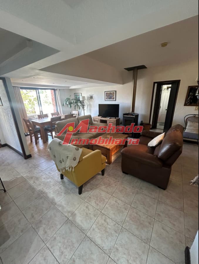 Vende apartamento de 3 dormitorios en Roosevelt, Punta del Este