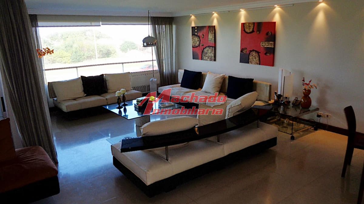 Departamentos en venta en primera linea.