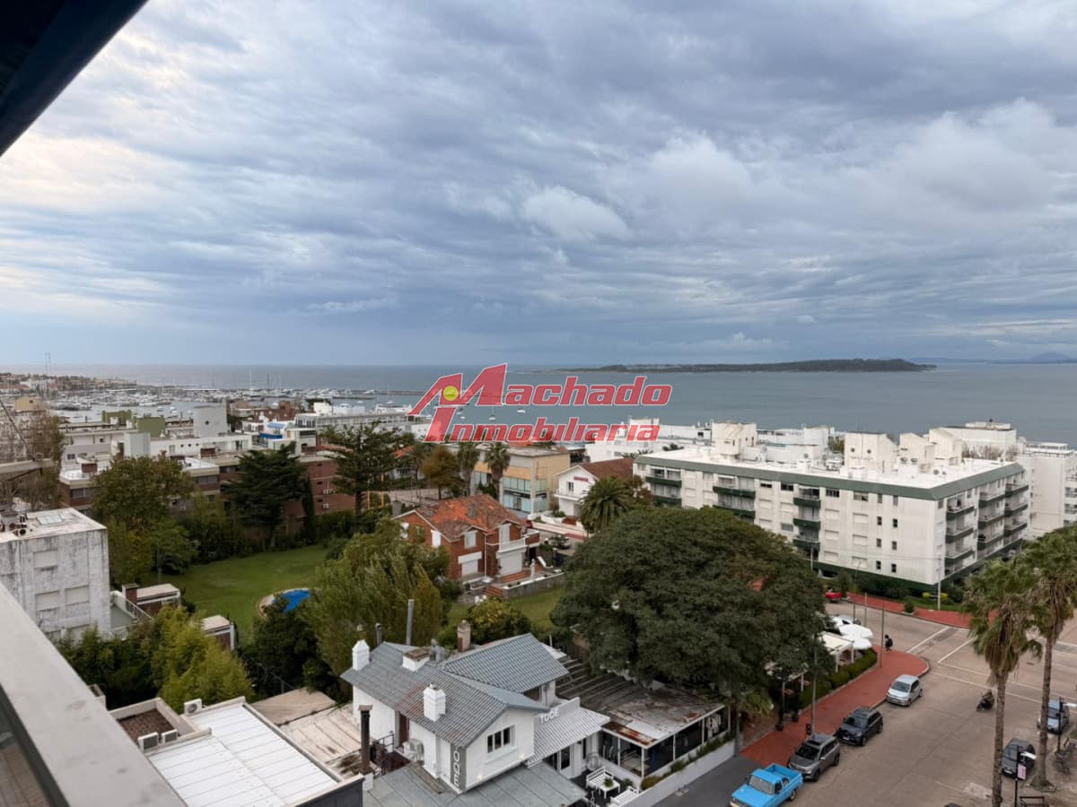 Apartamento en peninsula con vistas hacia la bahia Punta del este