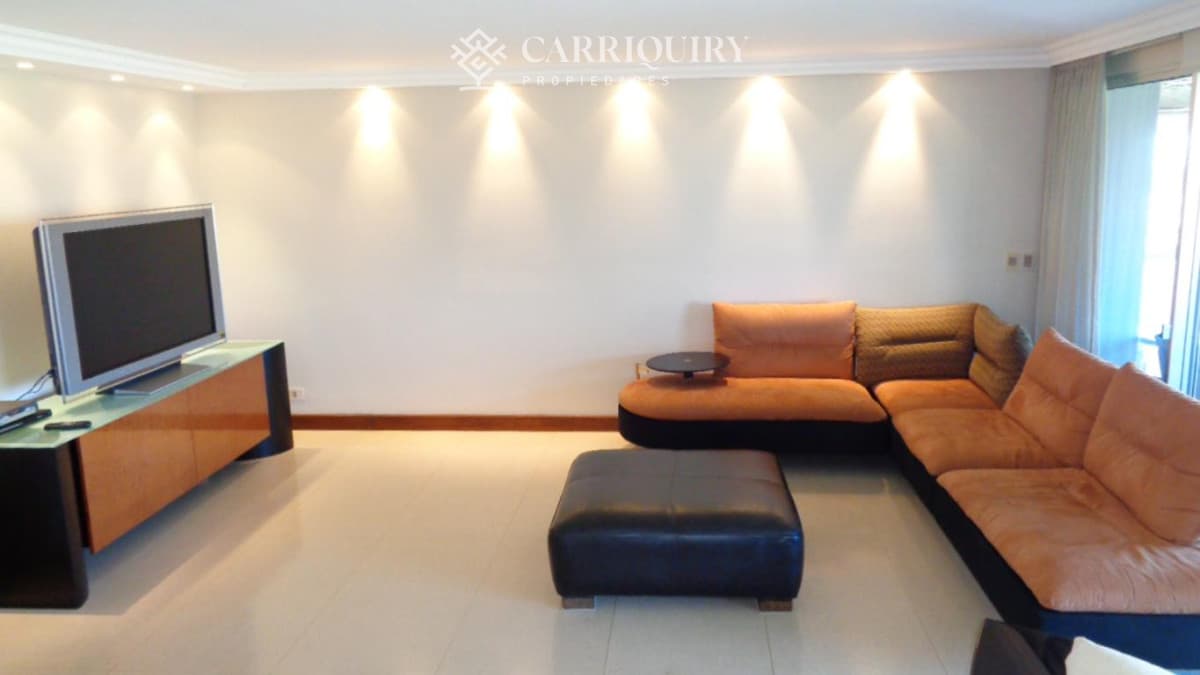 Apartamento de 4 dormitorios en Punta del Este frente al mar en Playa Brava  -