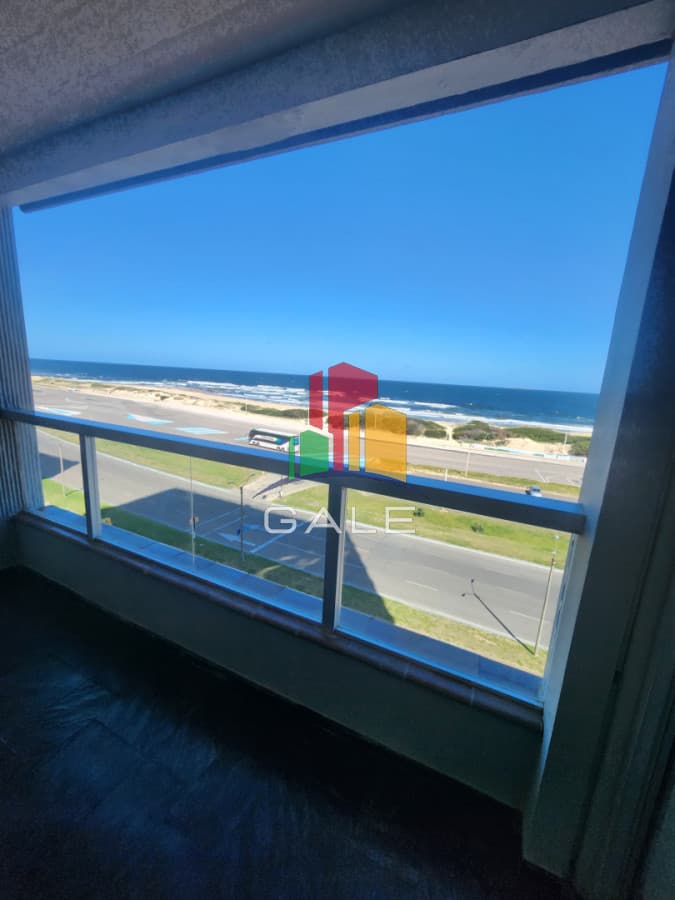 Gale Propiedades & Escribanía Apartamento ID.4173 - Vende apartamento de 1 dormitorio en Punta del Este, con vista al mar