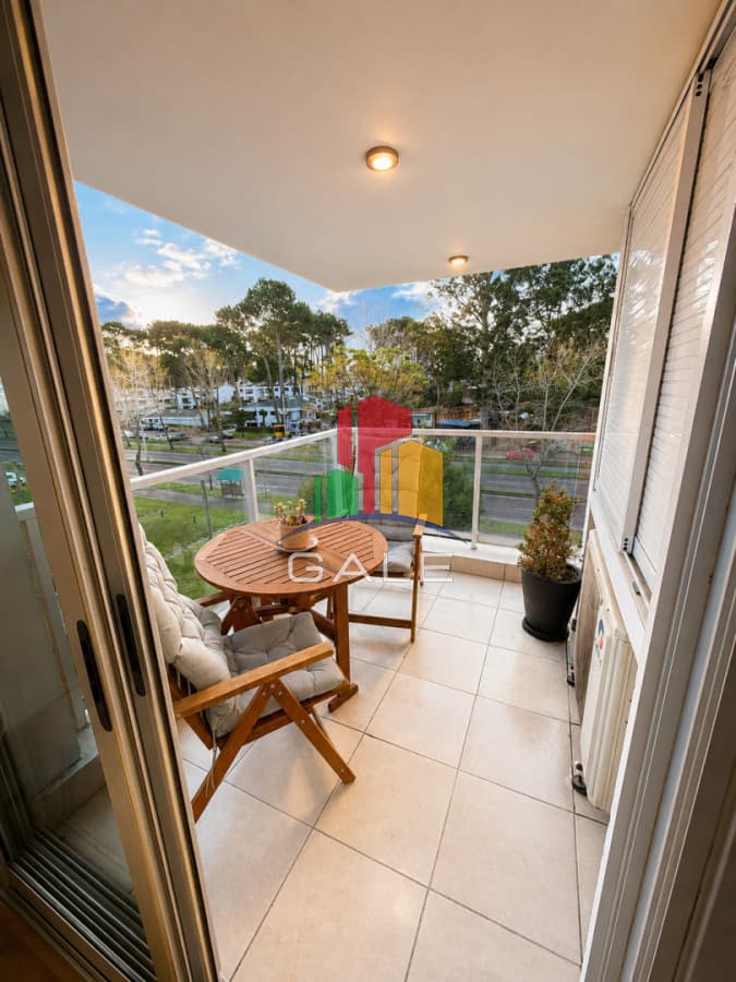 Gale Propiedades & Escribanía Apartamento ID.5049 - Departamento de 3 dormiorios en venta, moderna torre