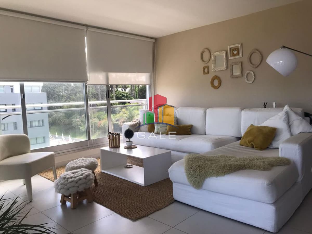 Gale Propiedades & Escribanía Apartamento ID.1933 - Vende apartamento de 2 dormitorios en Bellagio Tower, Punta del Este