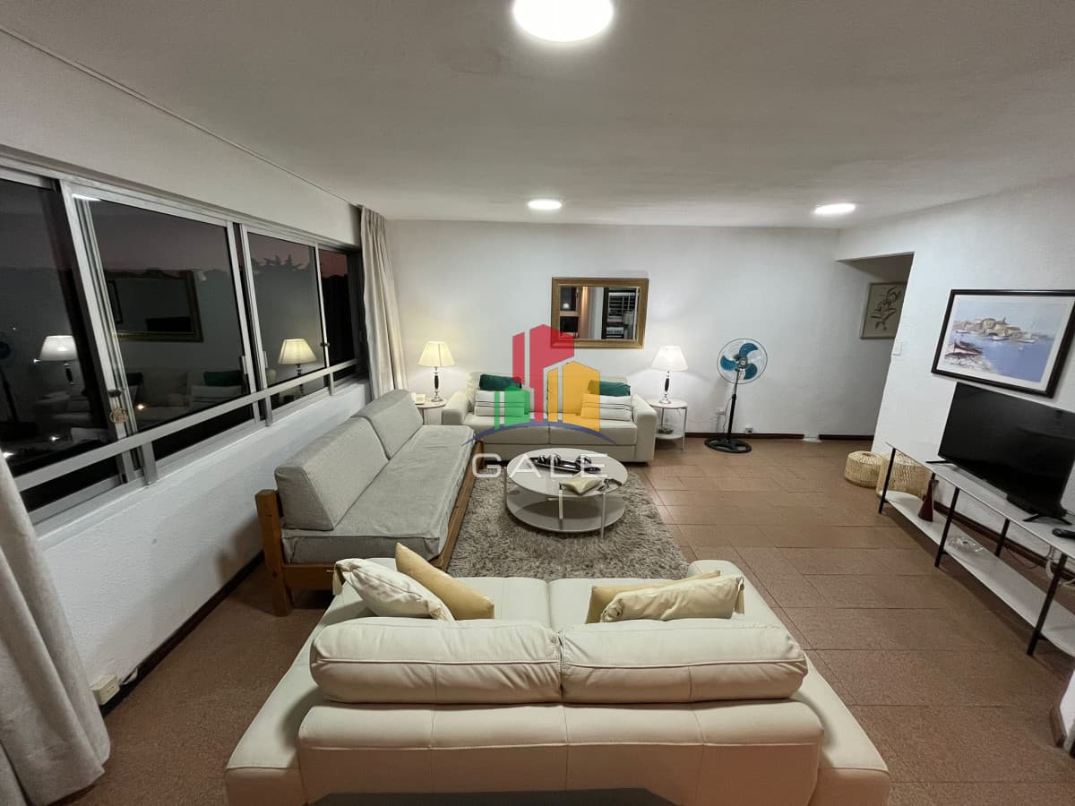 Gale Propiedades & Escribanía Apartamento ID.2086 - Vende apartamento de 2 dormitorios en Punta del Este