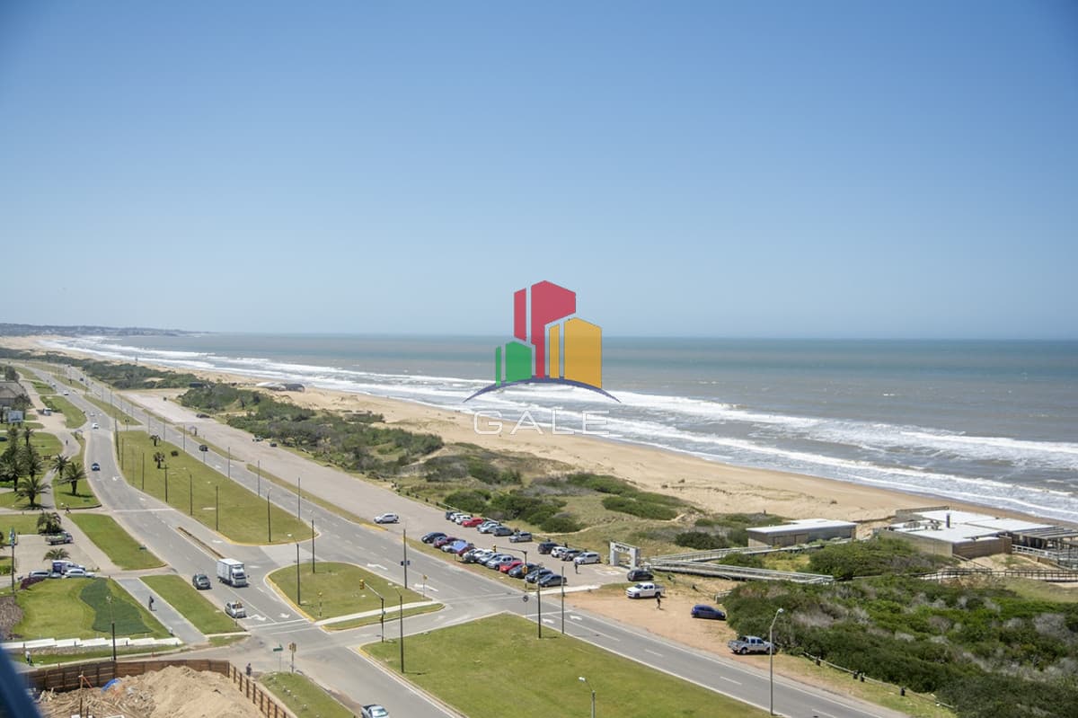 Gale Propiedades & Escribanía Apartamento ID.4305 - Le Parc III, departamento de 3 dormitorios en venta, Punta del Este