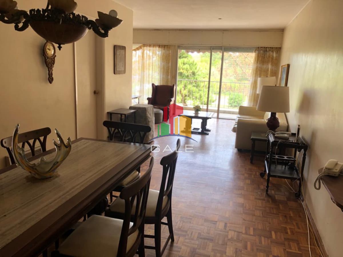 Gale Propiedades & Escribanía Apartamento ID.944 - Amplio departamento frente a Playa Mansa